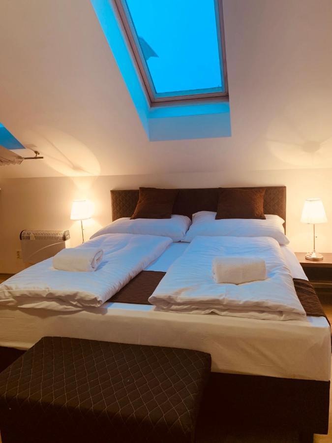 Blue 7 Prague