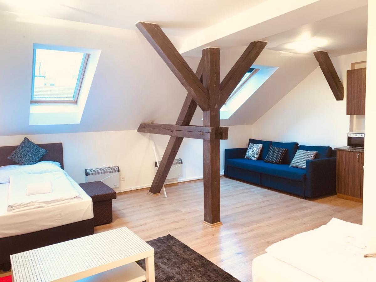 Blue 7 * Praga